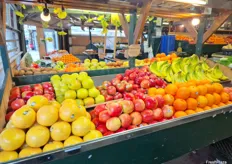 This fruit and vegetables market at Kensington Market makes sure to have supermarket like displays with enough lighting for customers to truly see the fresh produce on offer.